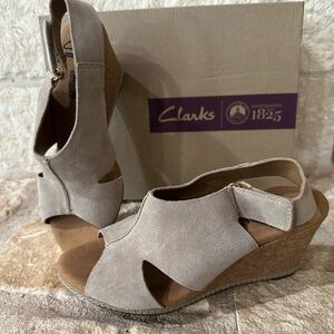 Clarks Women's Tan Wedge Sandals